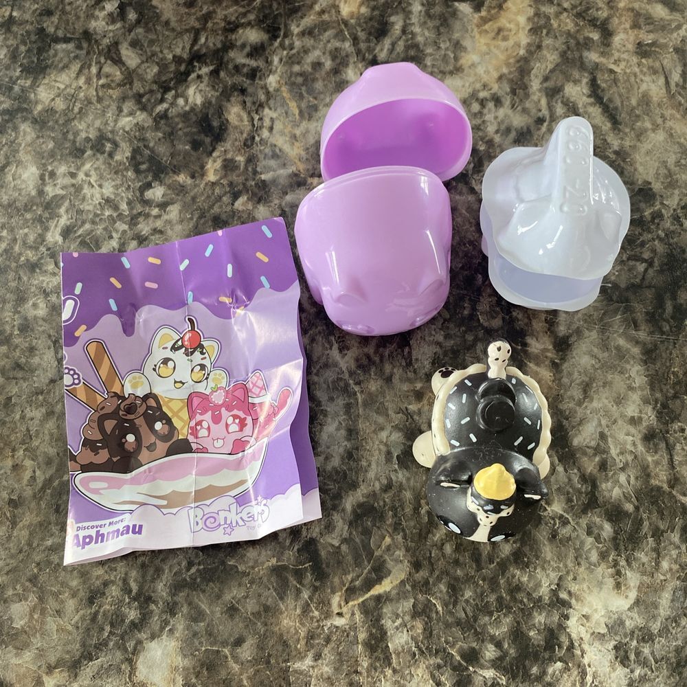 Aphmau Mystery MeeMeow Squishies Cookies & Cream Ice Cream‎ Cat